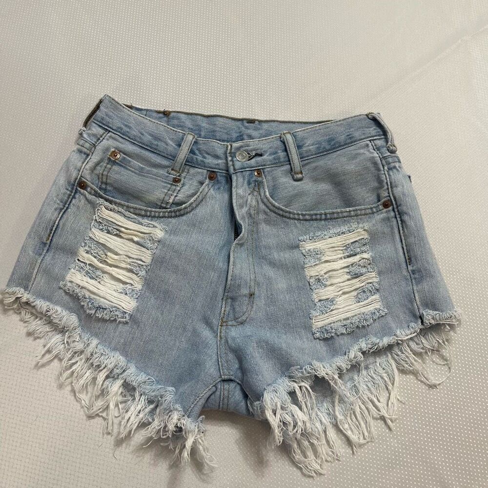 Levi’s Light Wash Destroyed Denim Shorts Size 28 See Measurements